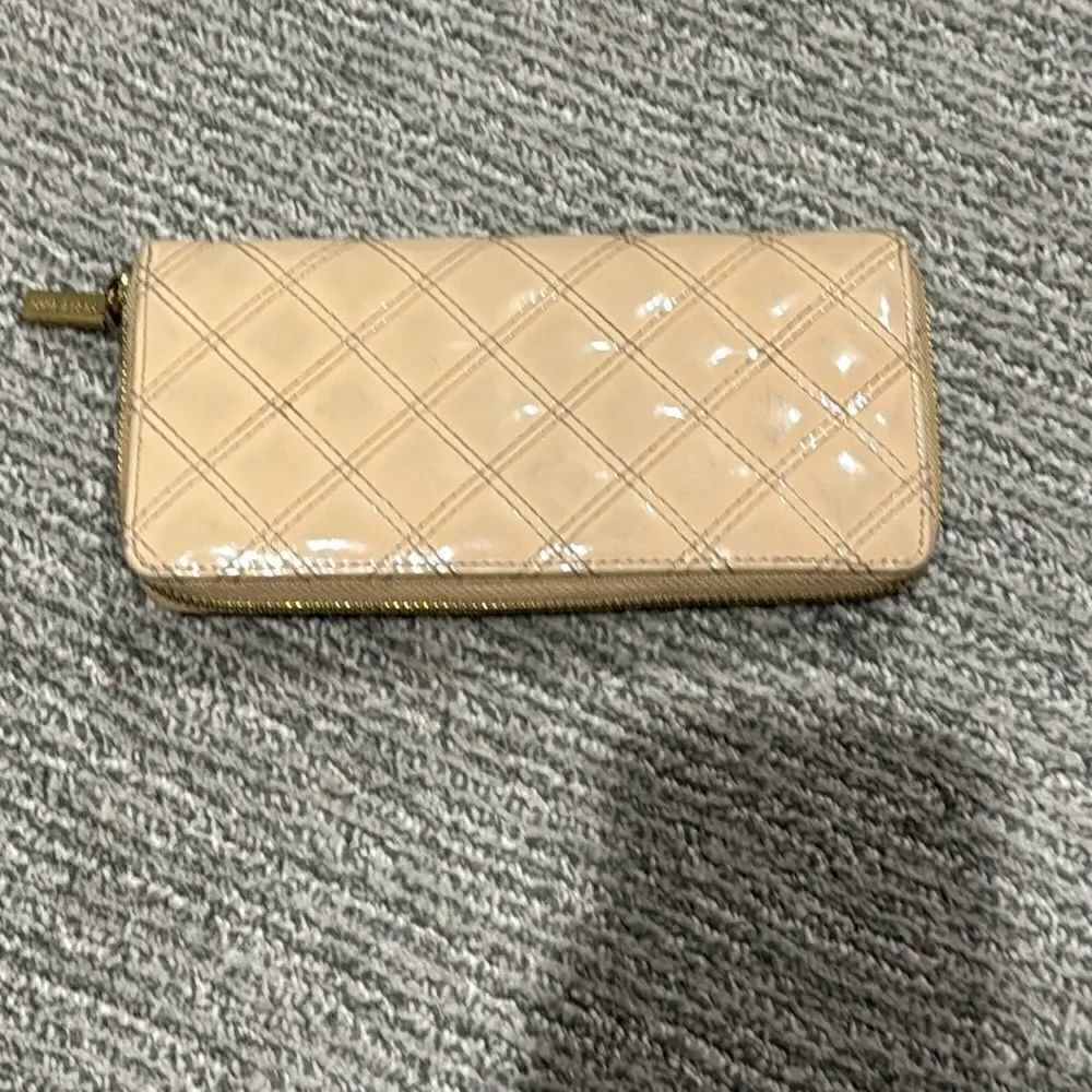 Anne Klein wallet - Picture 2 of 3